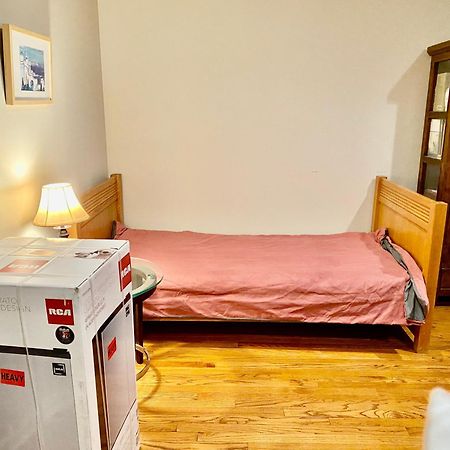 B3 A Private Room In Naperville Downtown With Desk And Wi-Fi Near Everything Bagian luar foto